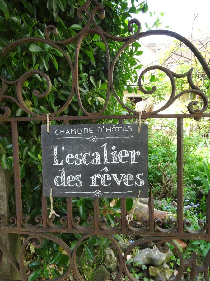 L'Escalier Des Reves Bed & Breakfast Saint-Sauveur-en-Puisaye Exterior foto